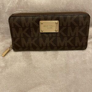Michael Kors Logo Wallet. Color Brown/Tan. Large Size Wallet.